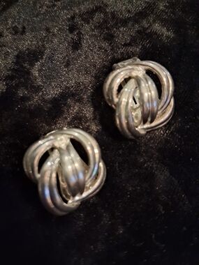 Vintage Clip On Silver Knot Stud Earrings - Classic Women Jewelry